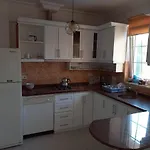 Calis Plajina Yakin 2+1 Esyali *