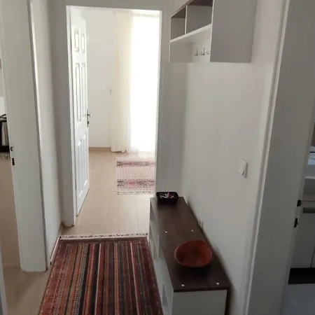 Calis Plajina Yakin 2+1 Esyali