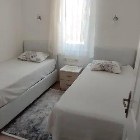 Apartment Calis Plajina Yakin 2+1 Esyali Tatil Evi Fethiye